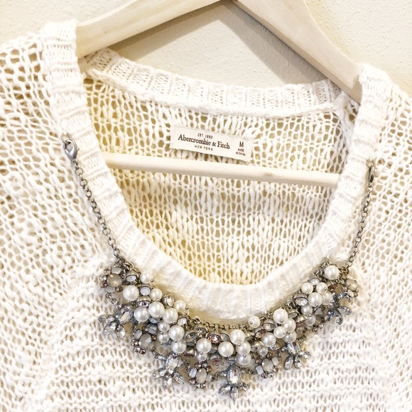 WHITE SWEATER - Picture 2 of 3